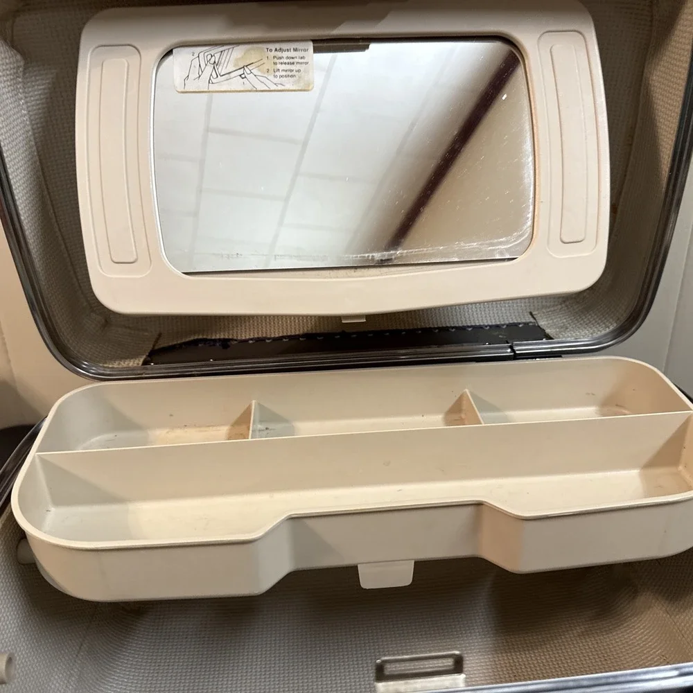 Vintage American Tourister Make Up Train Case Carry On Luggage Posable Mirror